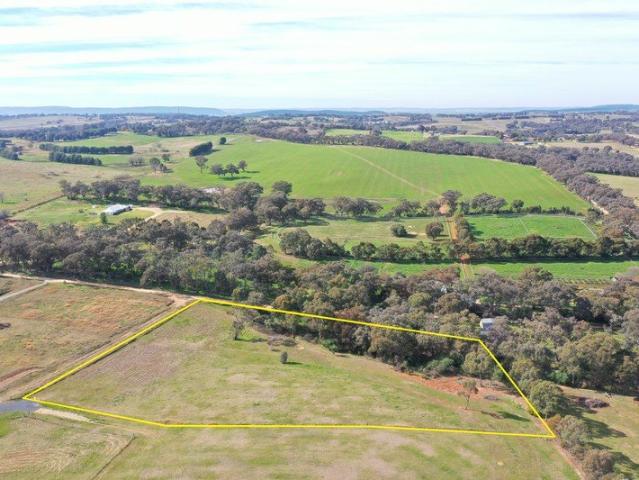 Character & Fully Serviced 5.53 Acres in Town