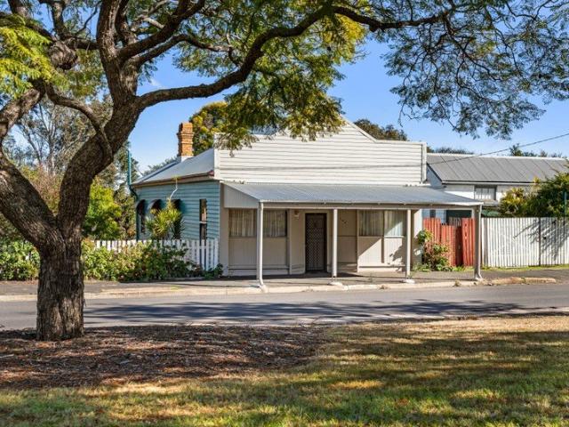Character Home with History, Space & Endless Potential on 2,023m²