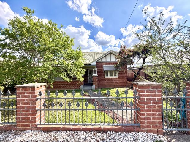 CHARACTER HOME WITH POOL – EAST TAMWORTH
