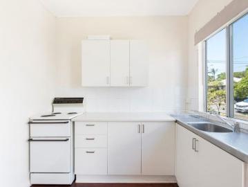 Character Home Divided into Flats in the Heart of Woolloongabba