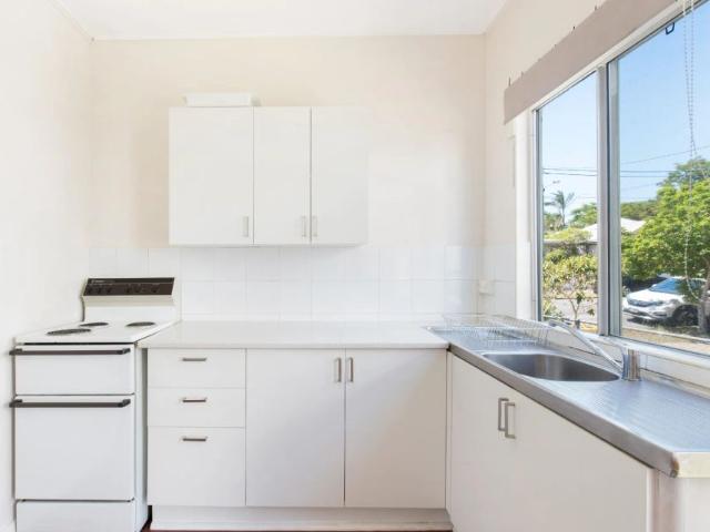 Character Home, Divided into Flats in the heart of Woolloongabba!