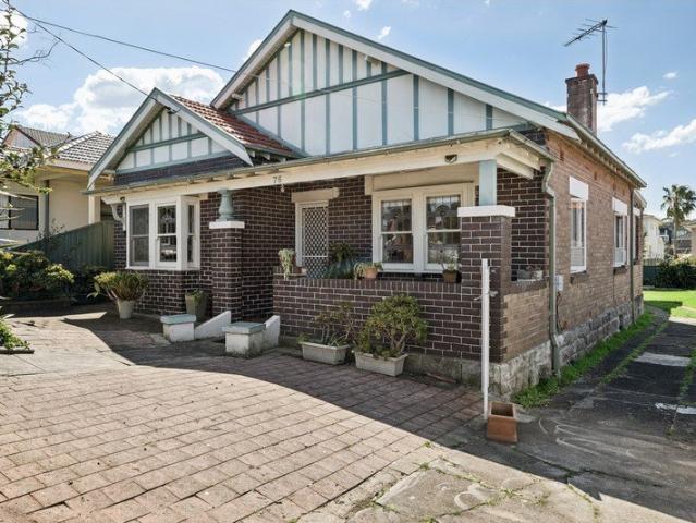 Character home, exceptional convenience