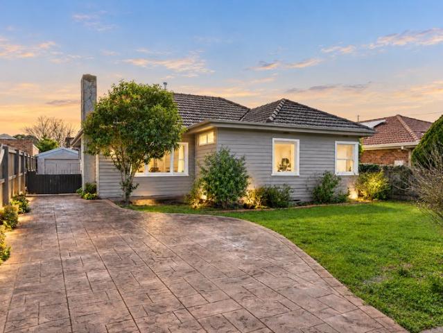 Character Home in the Heart of Hadfield Live In, or Build On