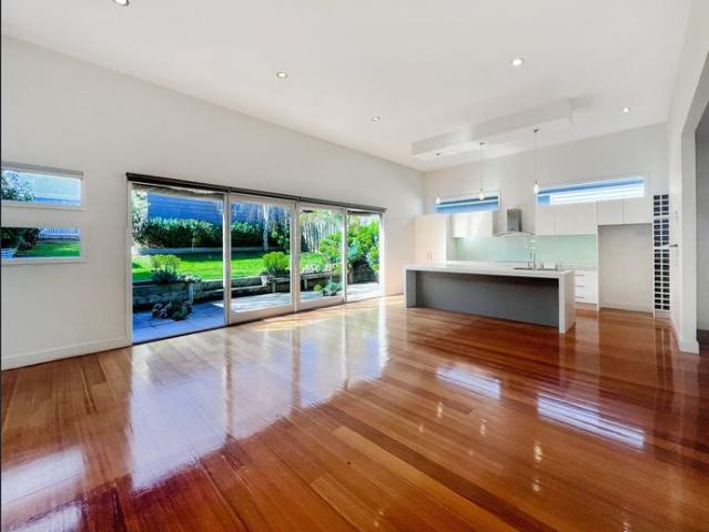 Character home in a superb location of Geelong