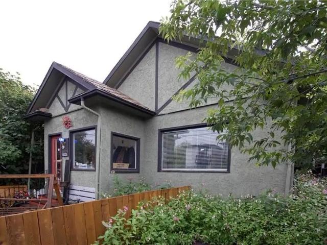 Character Home in Bankview near Park — 2 Bedrooms House