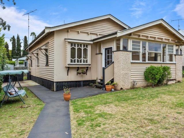 Character Home in Prime East Toowoomba Location!
