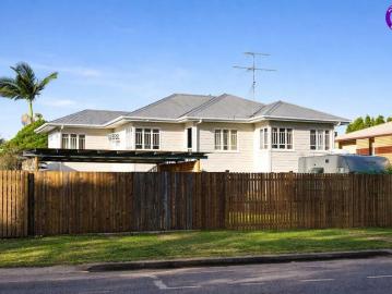 Character Home Just Minutes from Town Centre with Strong Lifestyle & Investment Appeal