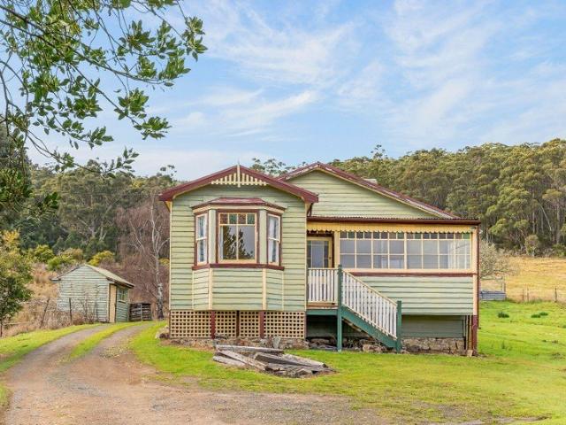 Character Home on17 Acres with Pasture & Bush