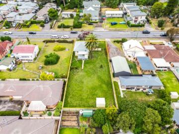 Character Home on 872.6sqm with Side Access