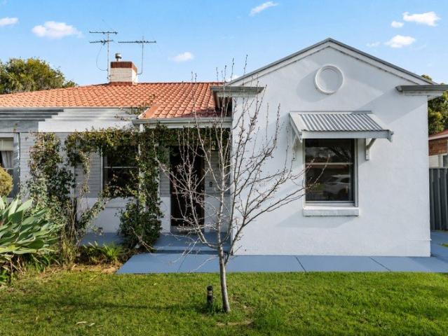 Character on cue  city fringe living with room to grow