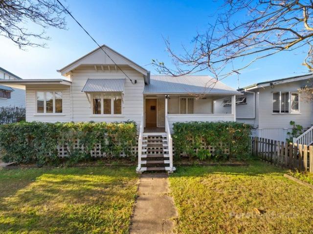 Character Living on 607m² with Exciting Future Potential