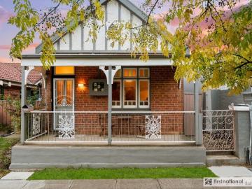 Character Living in a Prime Keppel Street Address