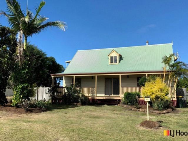 CHARACTER, SPACE & COASTAL LIVING A CHARMING INNES PARK RETREAT