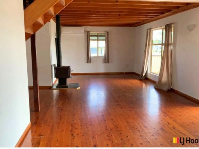 CHARACTER, SPACE & COASTAL LIVING A CHARMING INNES PARK RETREAT