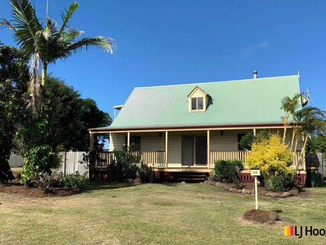 CHARACTER, SPACE & COASTAL LIVING A CHARMING INNES PARK RETREAT