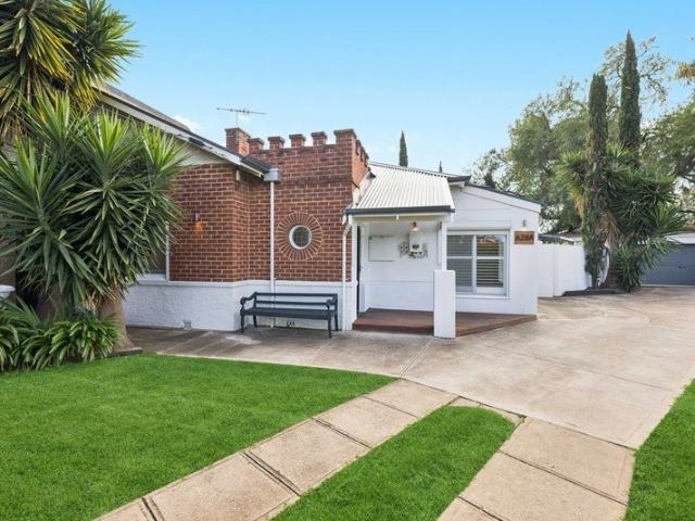 Character, Space & Convenience in a Beautifully Presented Maisonette