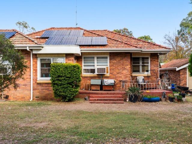 Character, Space & Charm in the Heart of Cambooya