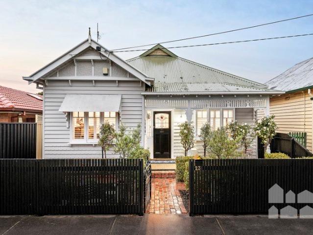 Character, Space and Lifestyle in a Coveted Kingsville Address