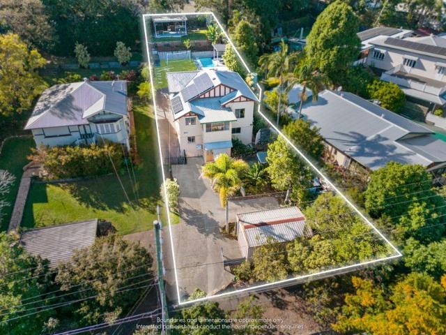 Character, Space and Lifestyle on 675m² in Norman Park