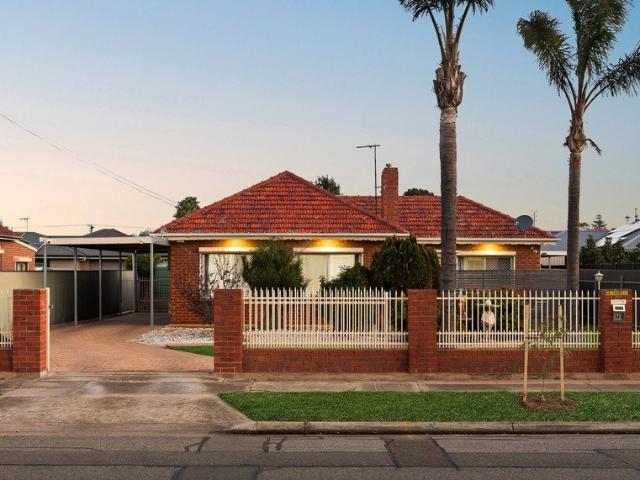 Character, Space and Versatile Living in Pennington