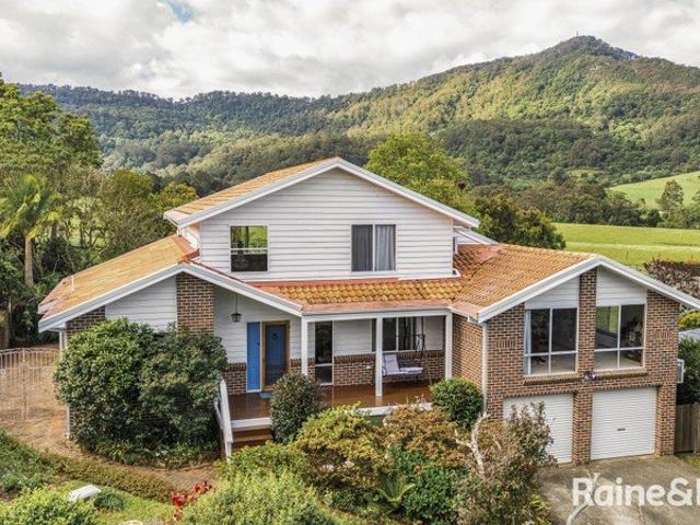 Character, Space & Mountain Views in Cambewarra Village