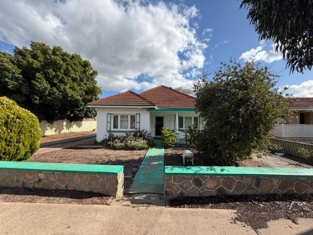 Character, Space & So Much Potential on 1129 sqm