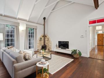 Character, Space & Sunshine on the Edge of Fremantle