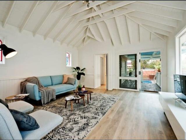 CHARACTER, POOL AND LIFESTYLE IN A PRIME INNER NORTH SETTING