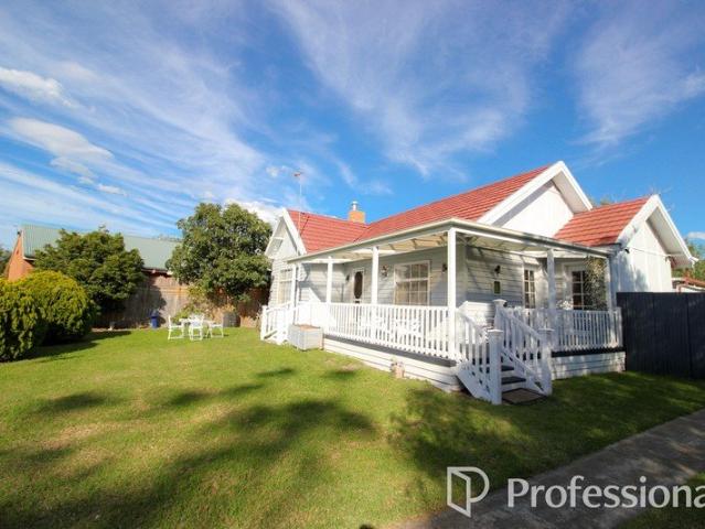OPEN HOUSE THIS SATURDAY 11.00AM. CHARACTER PERIOD STYLE 3 BED HOME IN QUIET LOCATION HUGE NEW HIGH RISE SHED PRICE ADJUSTMENT NOW $525,000