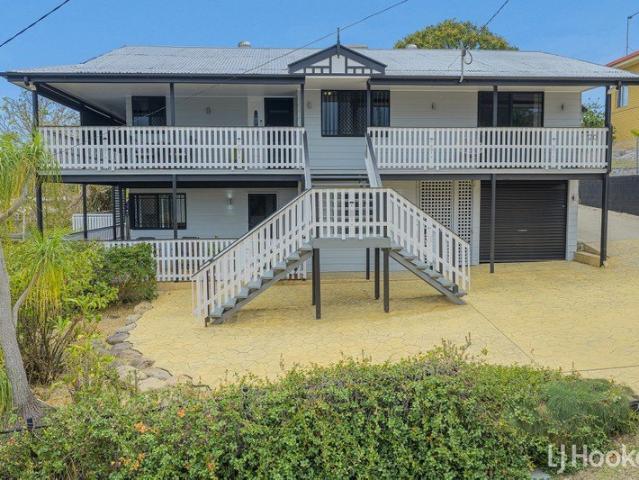 CHARACTER QUEENSLANDER WITH DUAL LIVING & ELEVATED VIEWS
