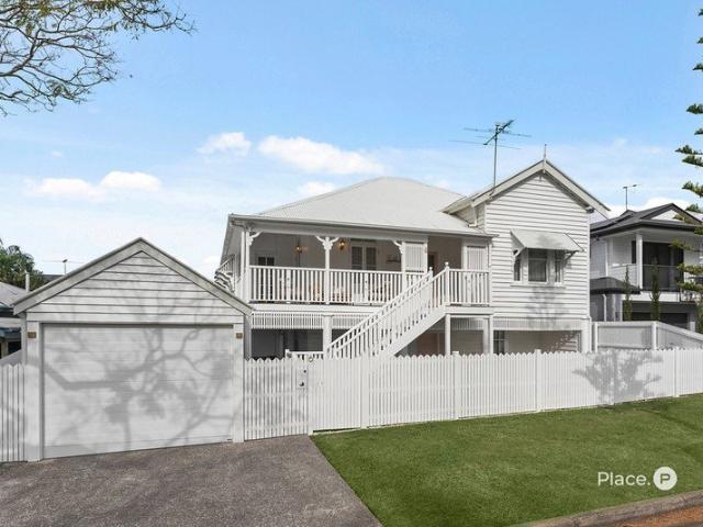 Character Queenslander with Exceptional Dual Living Versatility