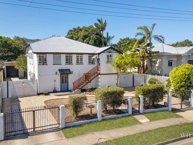 Character Queenslander with Exceptional Space, Flexibility & Inner City Convenience