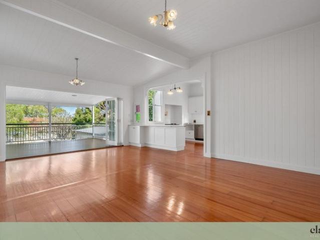Character Queenslander with Fresh Paint, Huge Deck and Double Garage