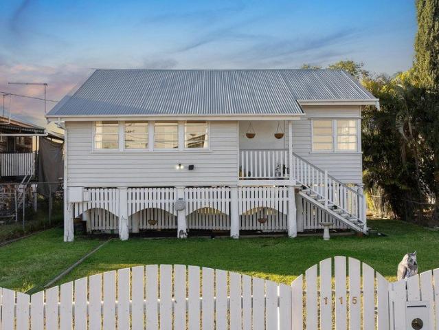Character Queenslander with Modern Touches in the Heart of Frenchville