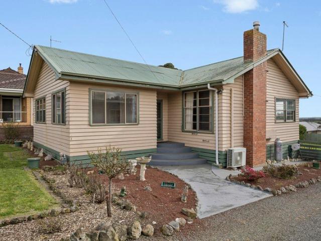 Character, Views & Space in a Great Location