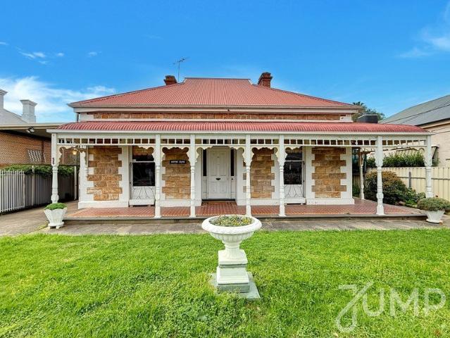 Character Villa with Shed, Pit, Room to Move & CBD Convenience!