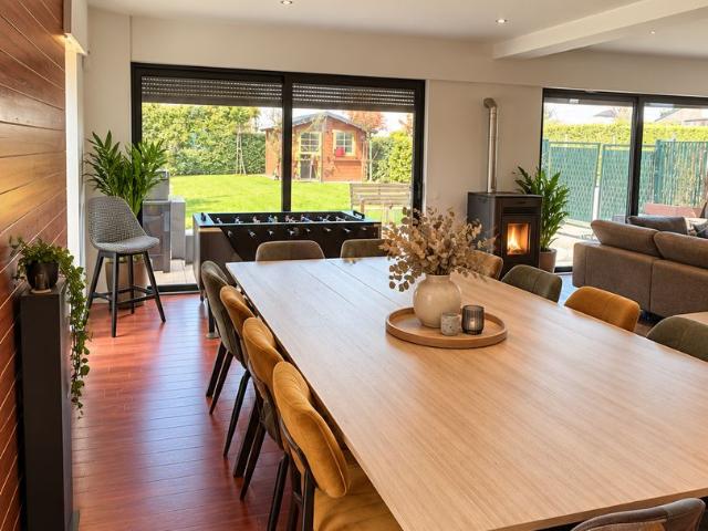 Characterful farmhouse 250 m2 with 150m² shell and garage 3