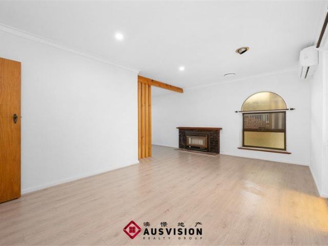 Characteristics house in Prime Bedford Location