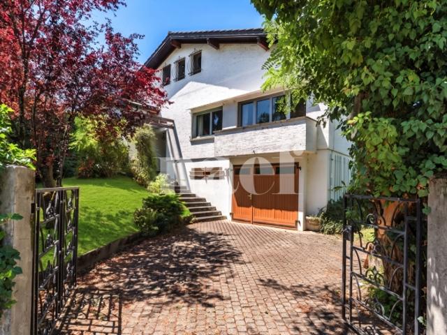 Charaktervilla auf einem prächtigen Grundstück von mehr als 1.200 m² in Grand Saconnex