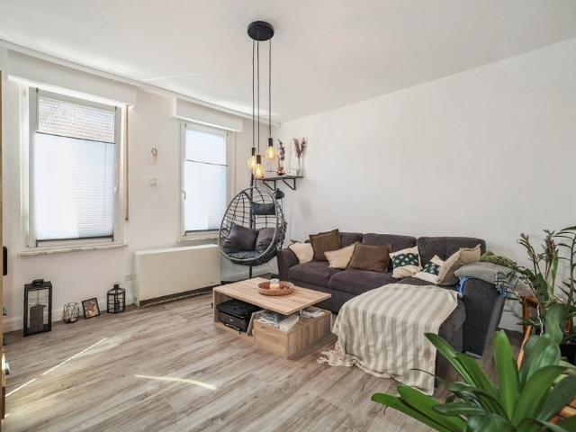 Charaktervolle 3 Zimmer Altbauwohnung mit hochwertiger Sanierung in Offenbach