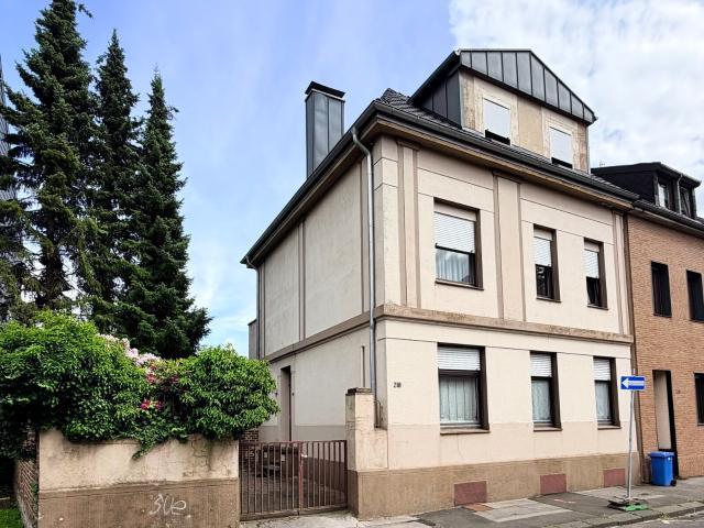 Charaktervoller Altbau mit großem Garten und viel Platz!