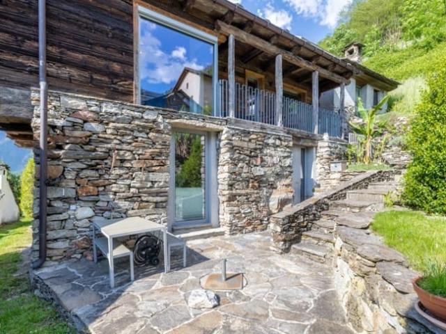 Charaktervolles 4 Zimmer Chalet mit Weitblick in Malvaglia