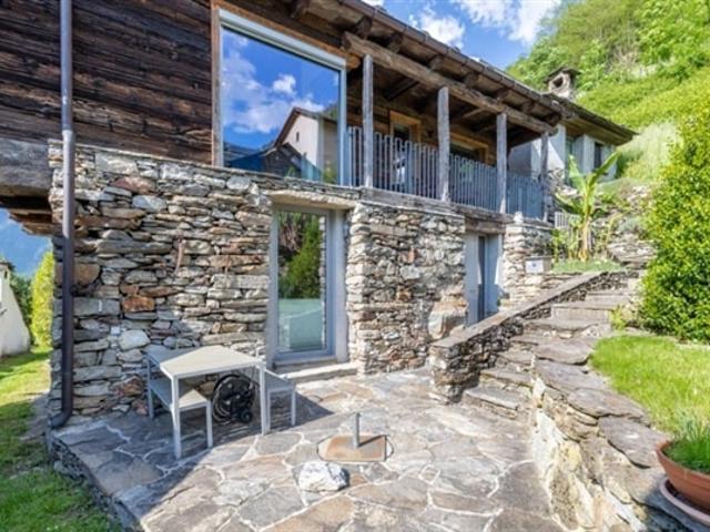Charaktervolles 4 Zimmer Chalet mit Weitblick in Malvaglia