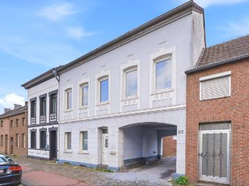 Charaktervolles Gründerzeit Stadthaus mit Garten, Carport und Entwicklungspotenzial