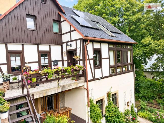 Charaktervolles Einfamilienhaus mit Wintergarten, Garten, Garage und Carport in Annaberg Buchholz