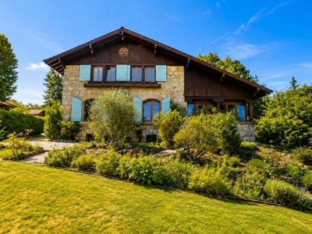 Charaktervolles Einfamilienhaus – offener Blick auf die Salève, großzügiger Wohnraum und herausragendes Entwicklungspotenzial