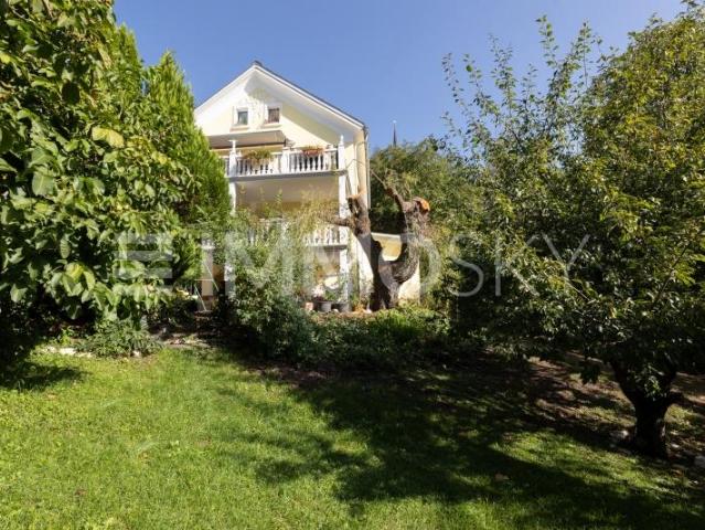 Charaktervolles Haus mit Gartenidylle und vielseitigem Potenzial