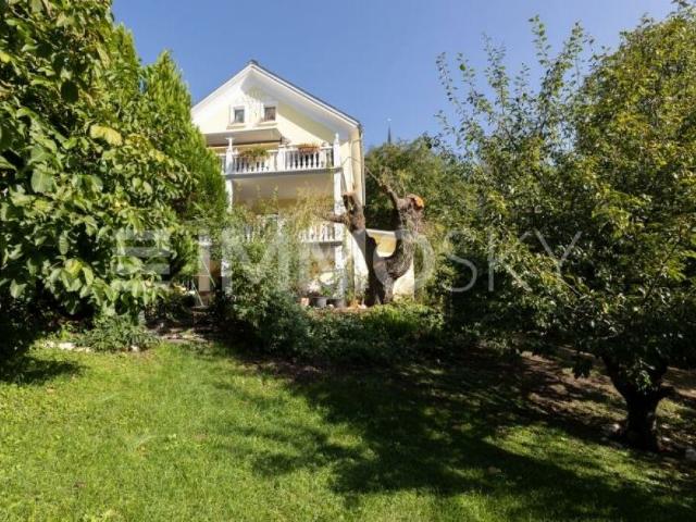 Charaktervolles Haus mit Gartenidylle und vielseitigem Potenzial