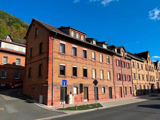Charakteristisches Wohnhaus: Doppelhaushälfte aus der Gründerzeit