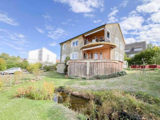 Charakterstarkes Familienhaus im Schwedenhaus Stil mit 2 Wohneinheiten, Garten, Sauna & Schlossblick